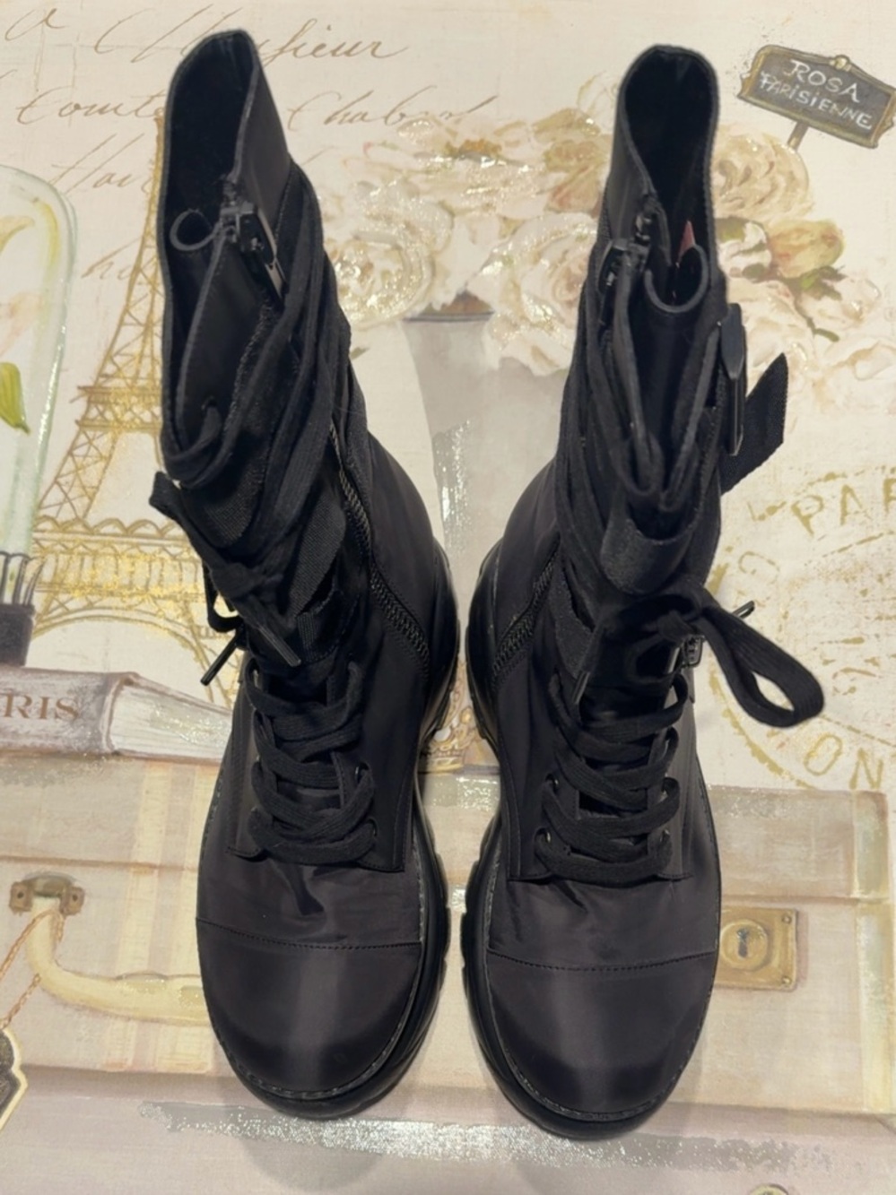 NWOT Lightweight Platform Boots Size 9